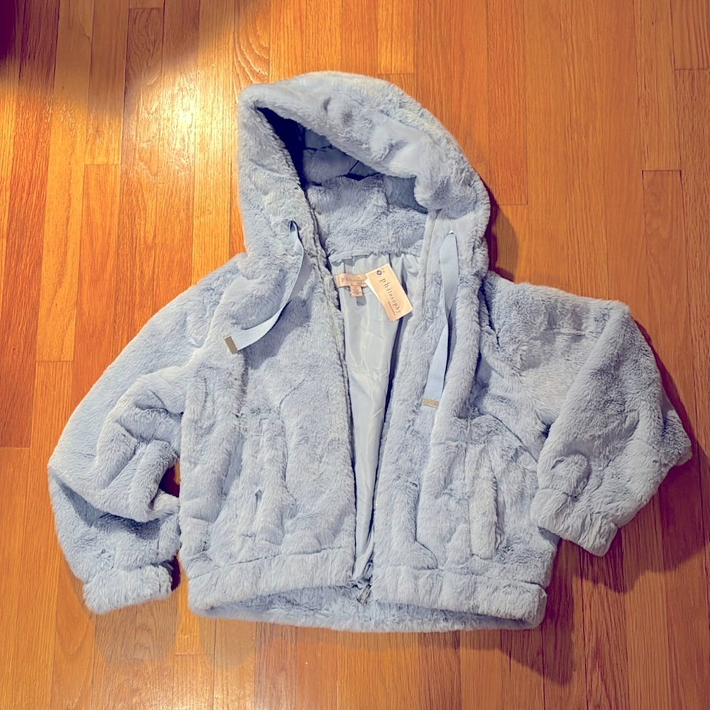 NWT- Faux fur bomber with a hood, easy front zip and pockets Size small